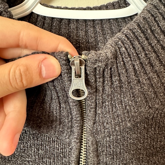 American Eagle Sweater - Picture 4 of 5